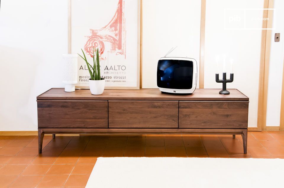 Beautiful low tv cabinet in walnut.