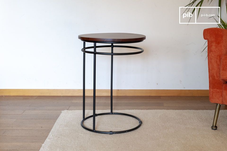 The side table Cino has a metal base with 3 matte black rings that will support a very nice