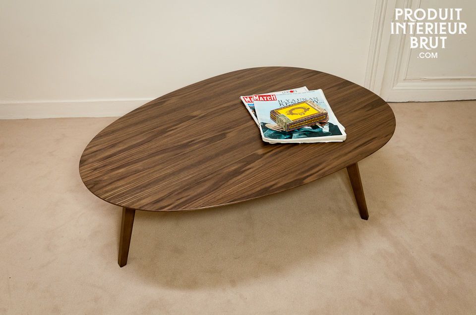 This tripod coffee table with strong 1960s Scandinavian design will give your living room a touch of